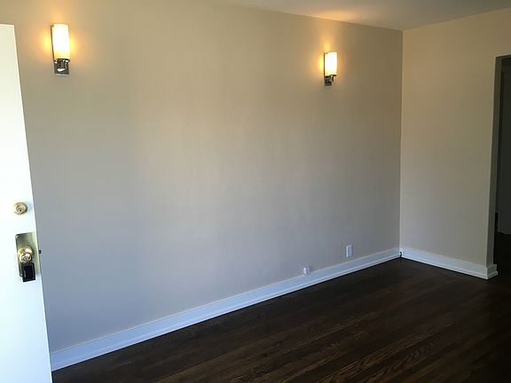 5th image of 1066 Terrace Dr APT 1
