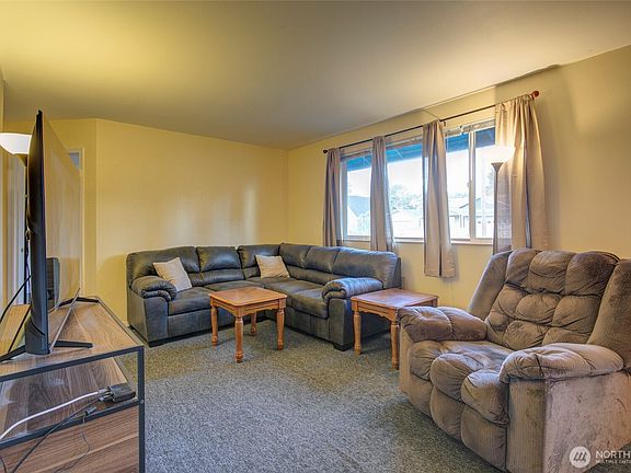 5th image of 344 Clover Creek Avenue NW