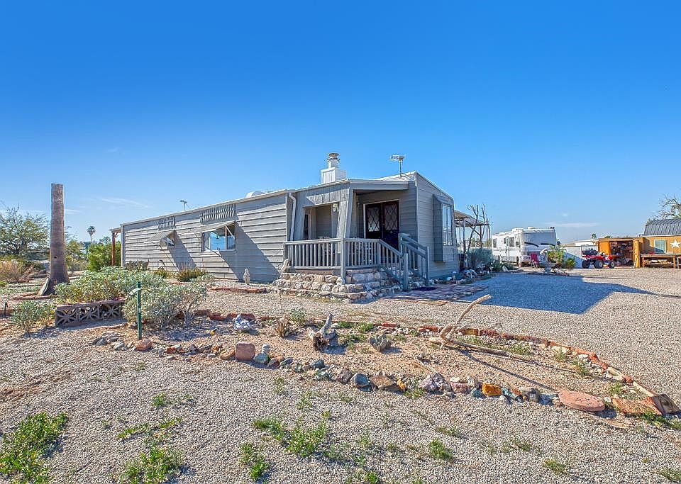 1st image of 13899 E Warren Dr