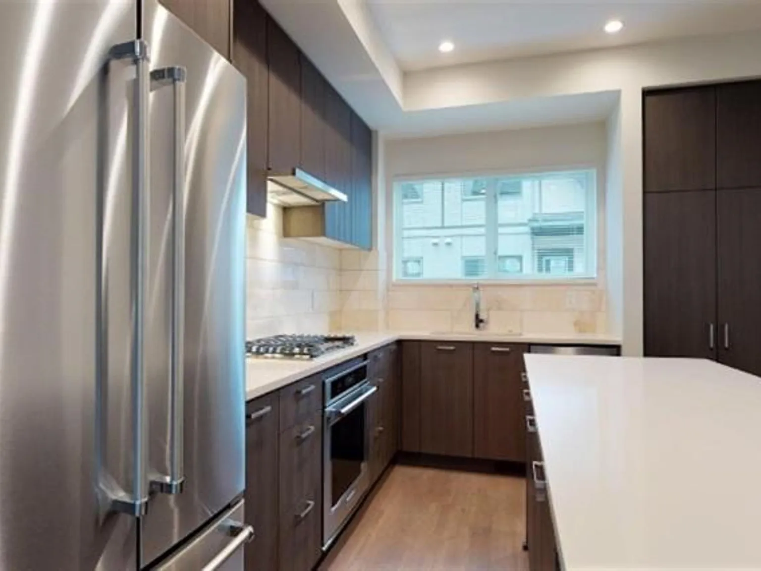 3 bed, 1405 sqft, $3,500 — Photo 3