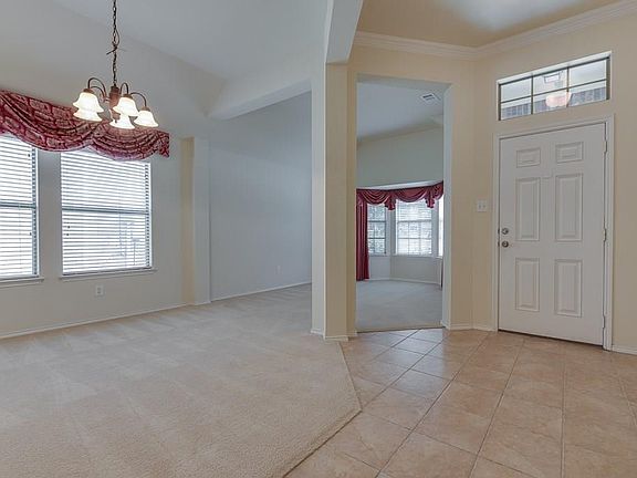 3rd image of 2753 Laurel Oak Dr