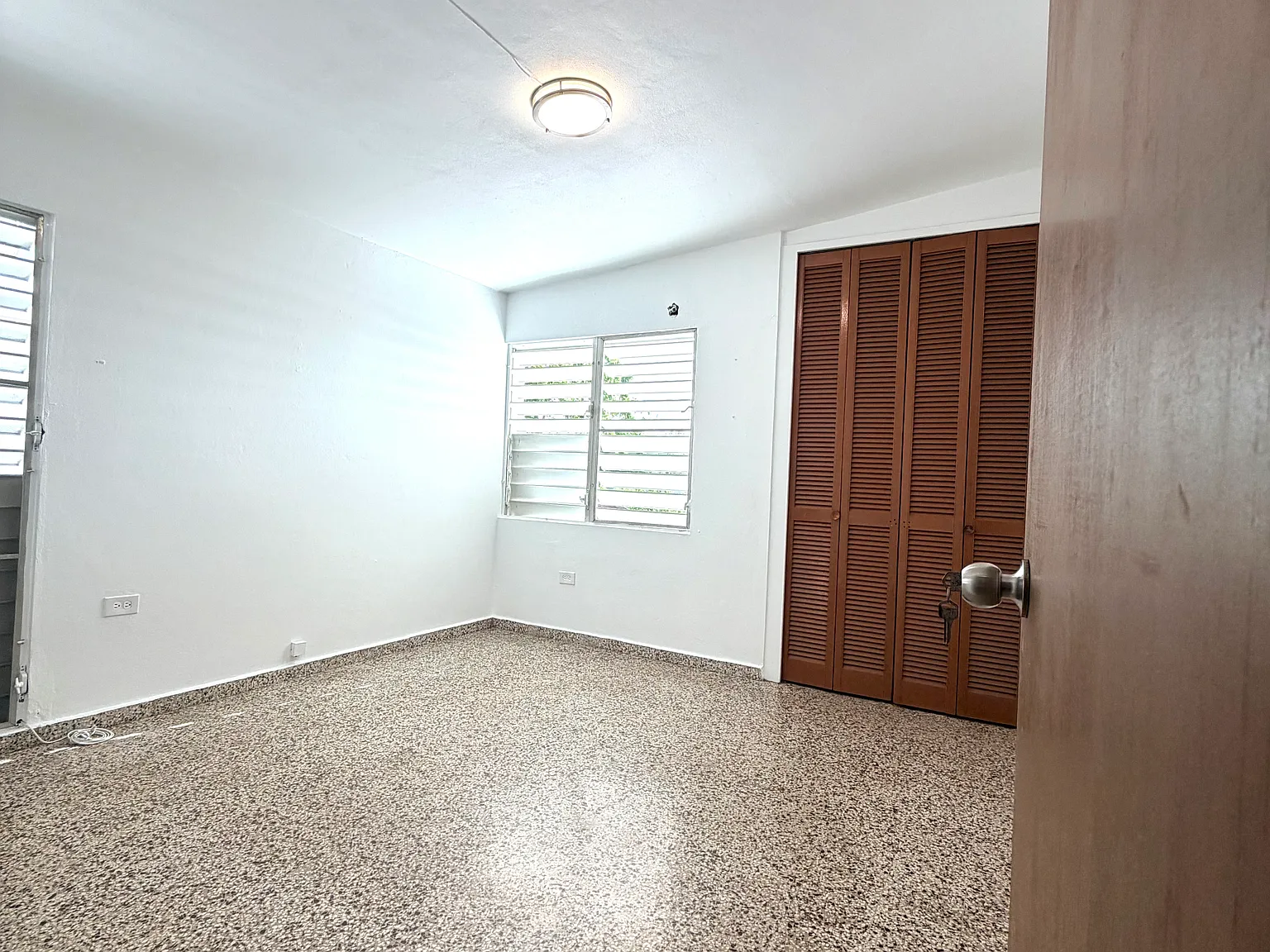 4 bed, 1800 sqft, $1,600 — Photo 4