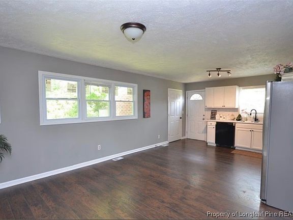 5th image of 544 Spruce St
