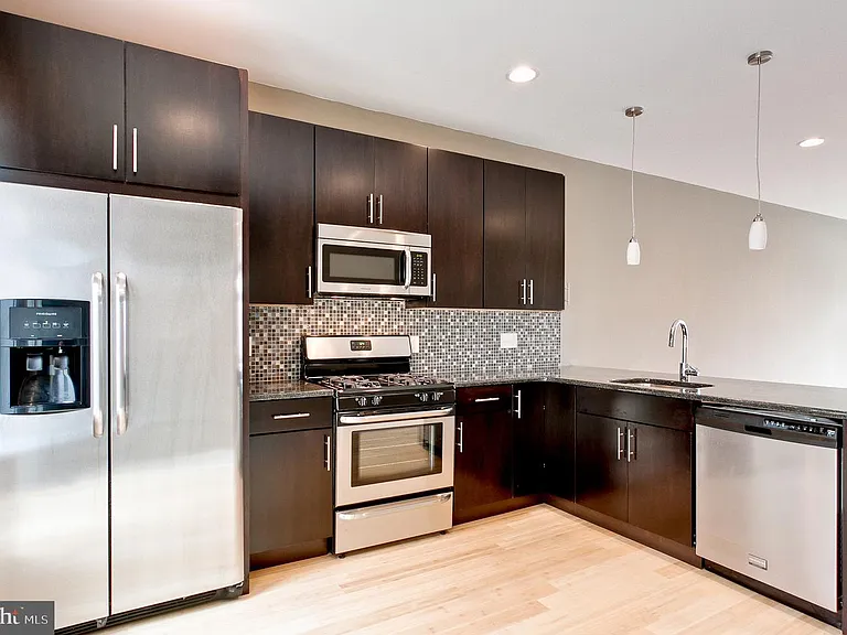2547 Tilton St — Photo 3