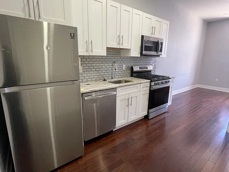 929 Marlborough St #6 — Photo 2