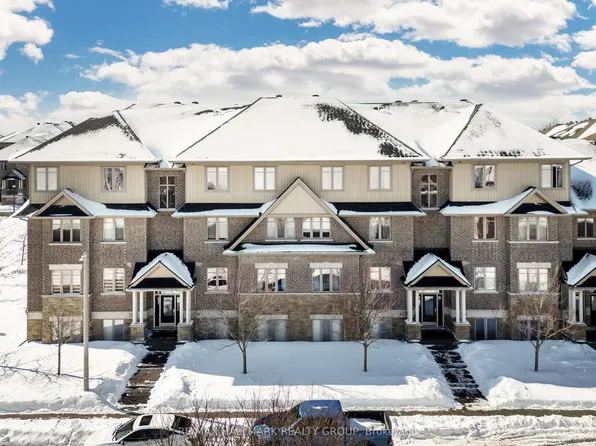 170 Hornchurch Ln #C, Ottawa, ON K2J 2T3