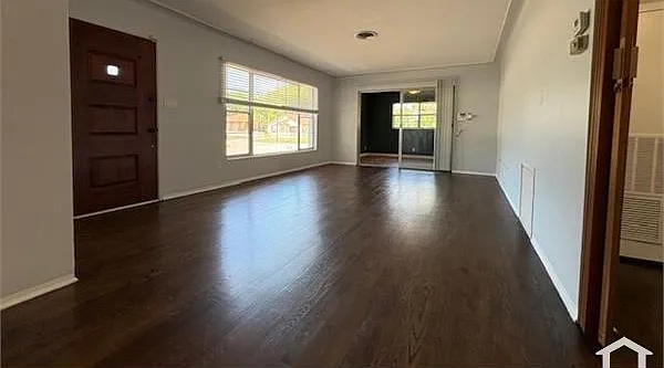 1400 Yale St S — Photo 3