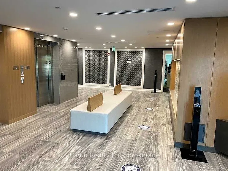 128 Grovewood Cmn #220 — Photo 2