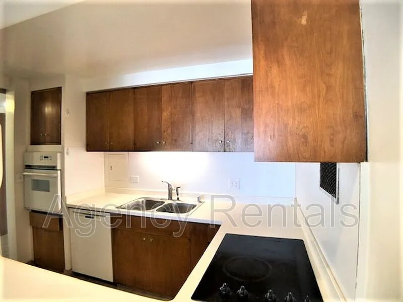 2 bed, 2.0 bath, 1068 sqft, $3,950 — Photo 4