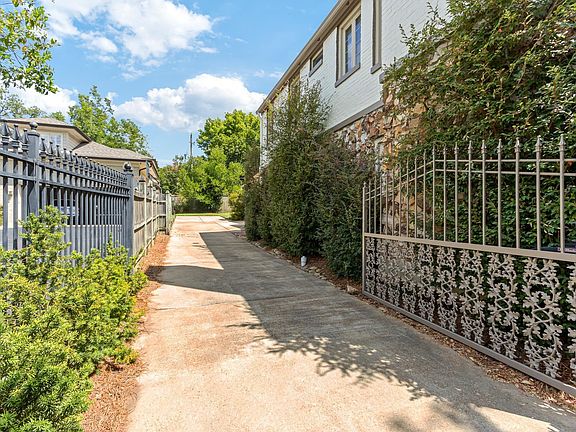 4th image of 3790 Walnut Grove Rd