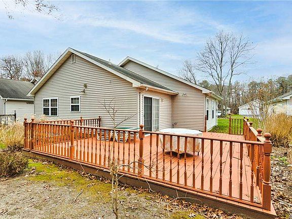 3rd image of 9 Greenbriar Ct