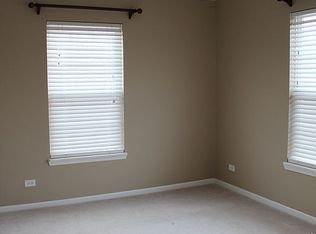 205 Bakers Dr W, Lakemoor, IL 60051