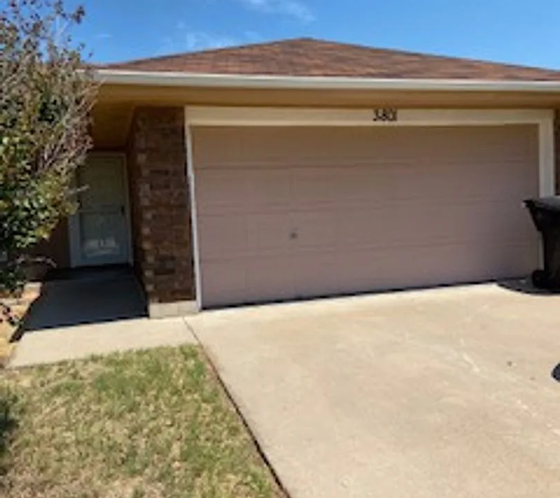 3801 Duke Ln