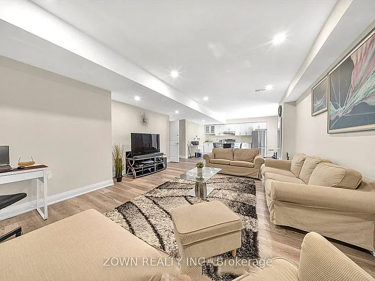 736 Hillview Cres #BASEMENT — Photo 4