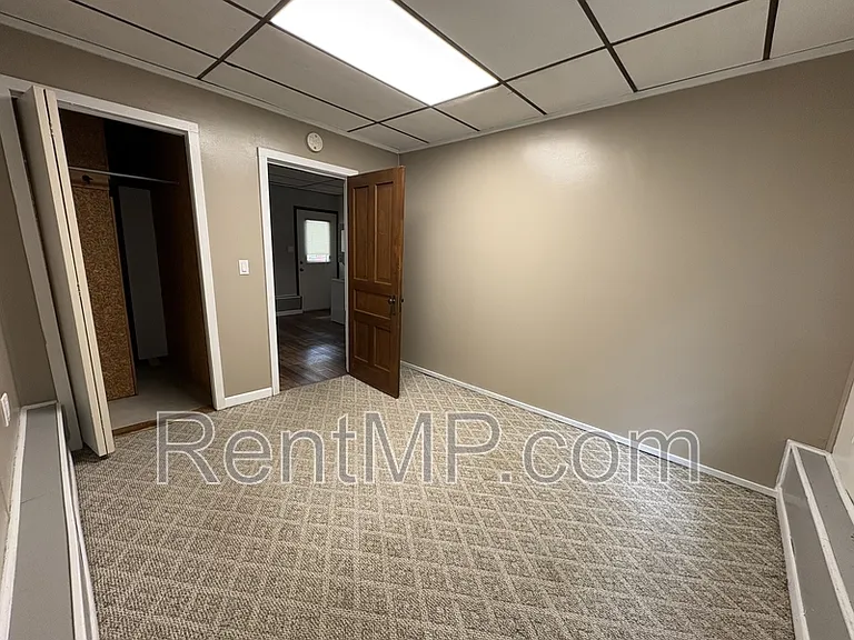 931 S Fancher Ave #B — Photo 3