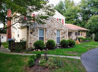11 Blue Bell Dr, Cherry Hill, NJ 08002