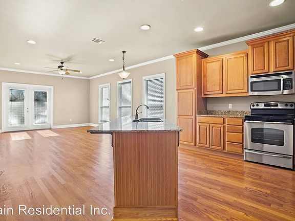 2nd image of 183 McDonnell Ave Unit 104