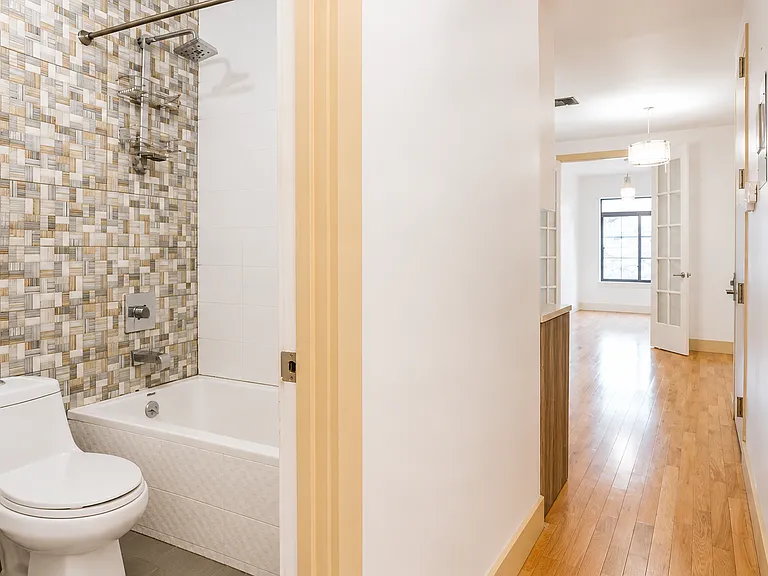 218 Boerum St #2R — Photo 7