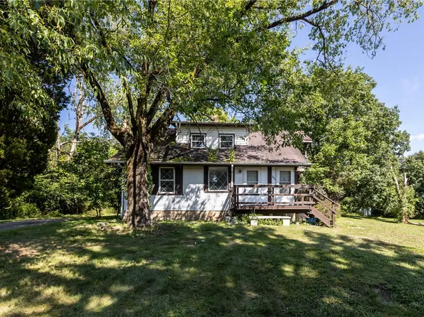 305 Bunker Hill Rd, Aliquippa, PA 15001
