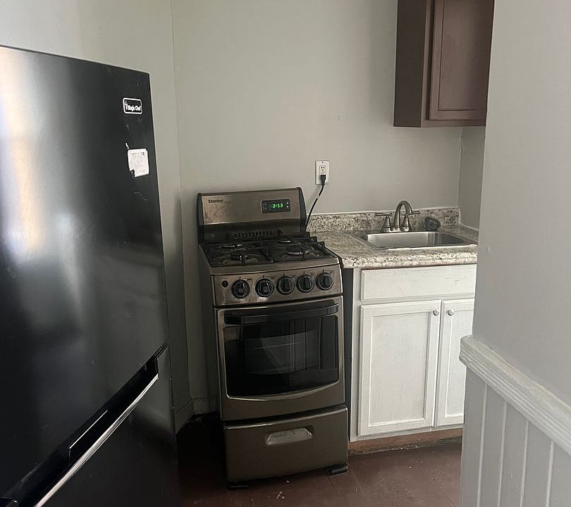 2nd image of 13 Spring St #1B