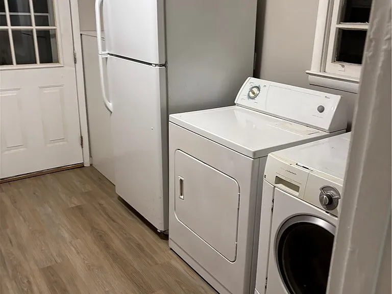 135 Springtree Rd #B — Photo 2
