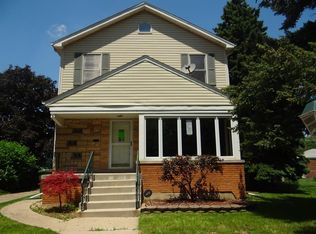 2818 W 97th Pl, Evergreen Park, IL 60805