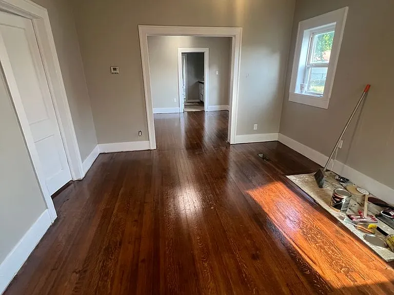 411 S Johnston St — Photo 3