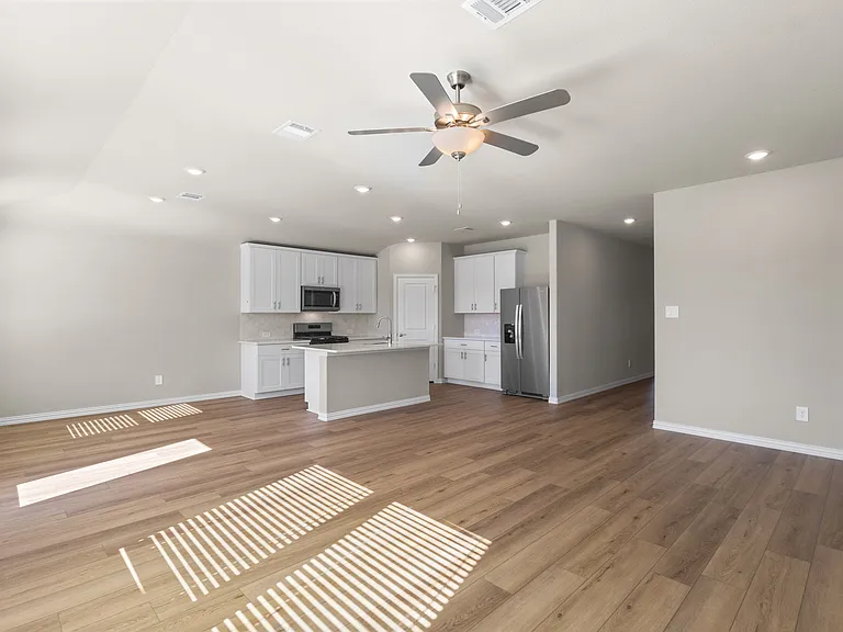 6649 Valley Lake Ln — Photo 9