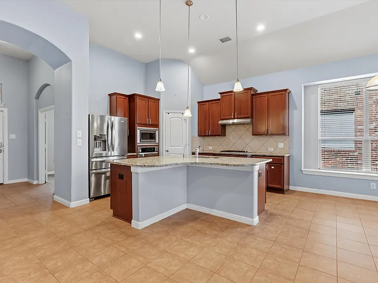 4114 Lee Hutson Dr — Photo 2