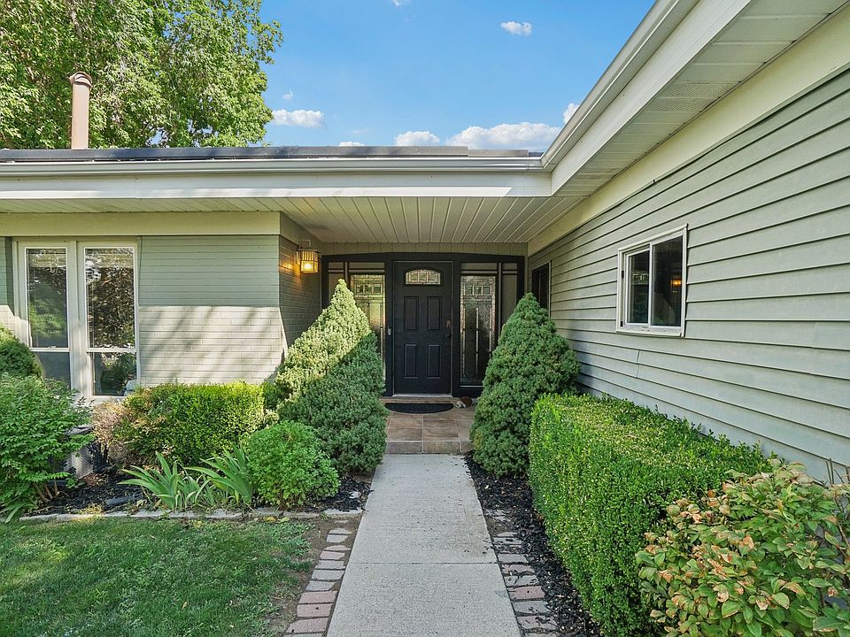 1st image of 2451 E Murray Holladay Rd S