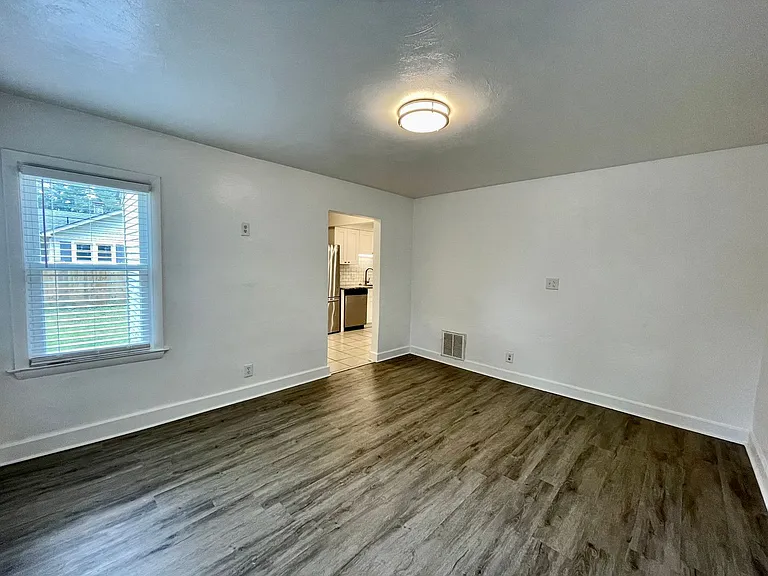 5621 Larry Ave — Photo 16