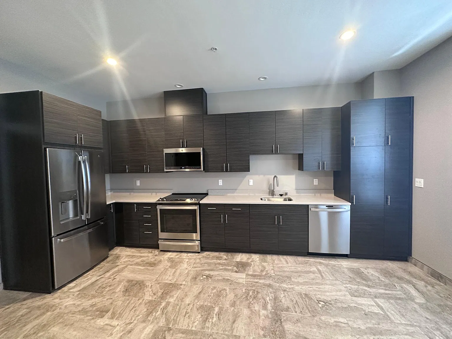1 bed, 658 sqft, $1,275 — Photo 2