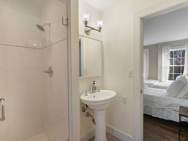 7 Bridge Hill Ln — Photo 12
