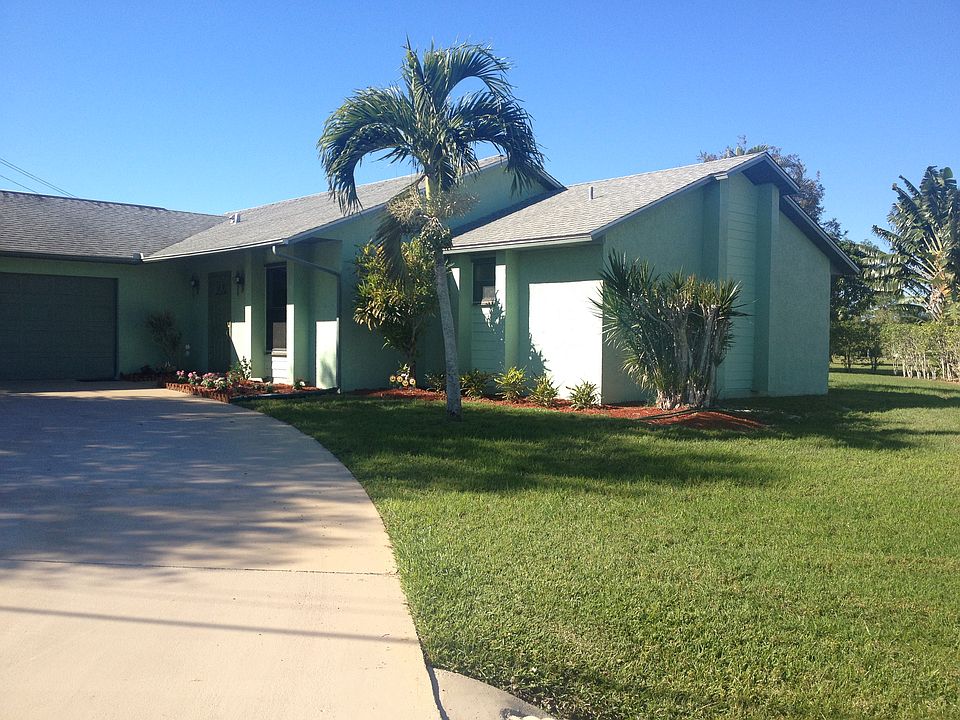 2nd image of 1697 SE Dome Cir