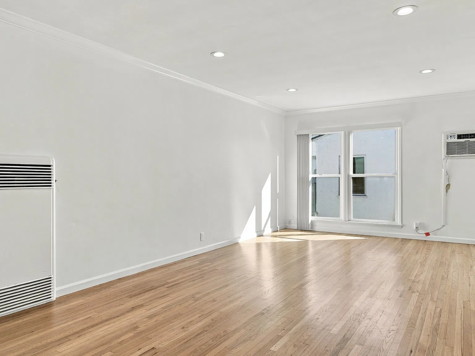 2 bed, 1100 sqft, $3,500 — Photo 3