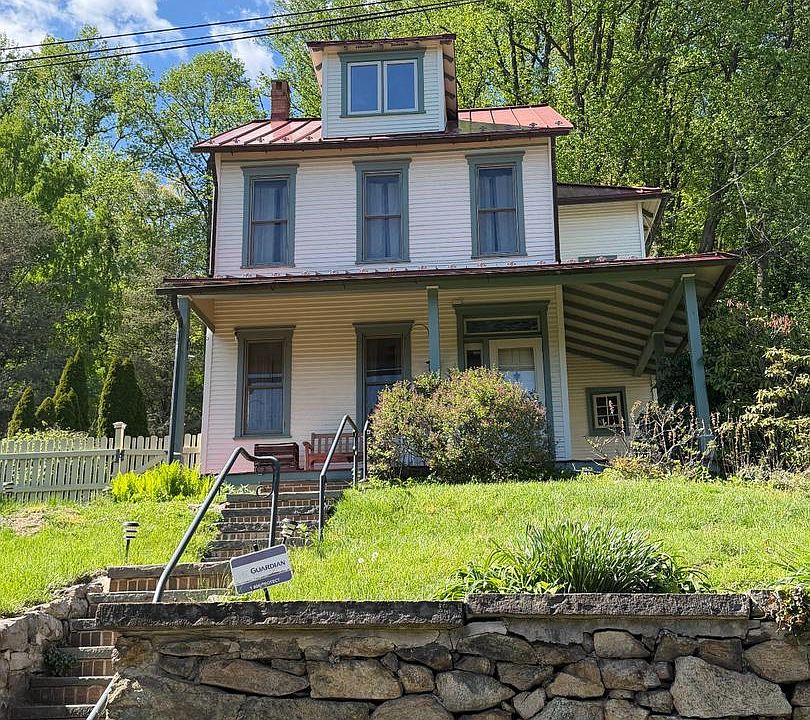 2nd image of 820 Friedensburg Rd