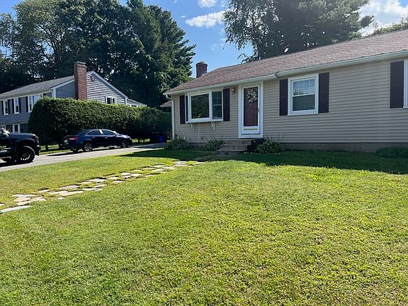 2nd image of 11 Woodcrest Dr