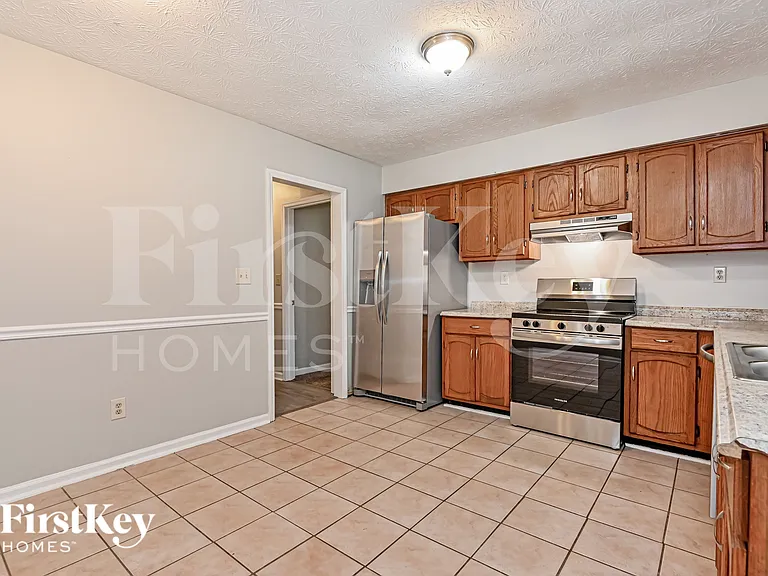 3900 Hadley Farm Dr — Photo 8