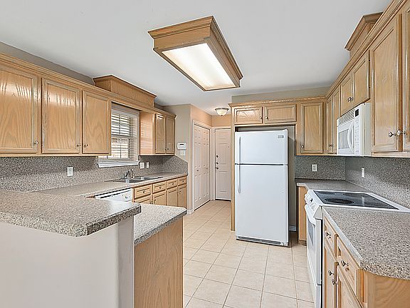 5th image of 4407 Pickering Pl