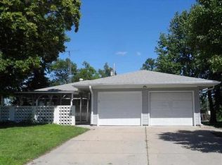 402 Richardson Ave, Lewiston, NE 68380