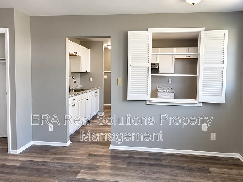3 bed, 1.0 bath, 954 sqft, $1,450 — Photo 2