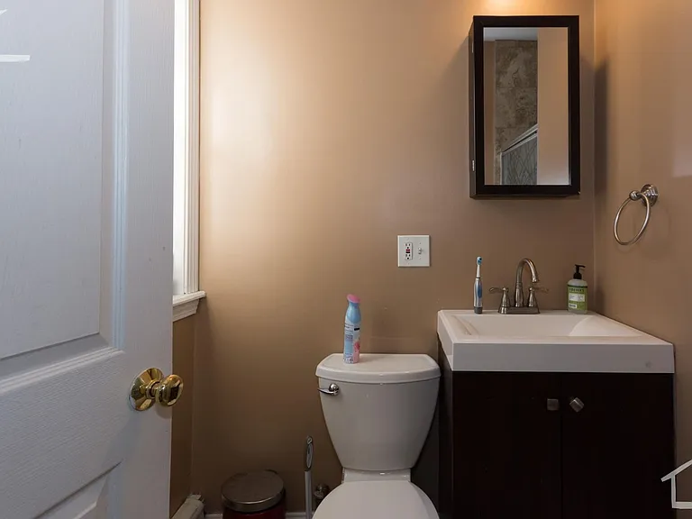 8 Glenville Ave #E — Photo 8