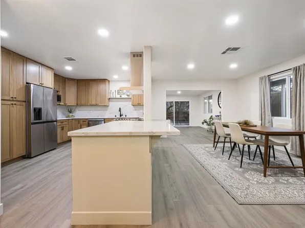 8034 Skyline Dr, San Diego, CA 92114