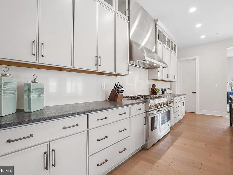 12321 Potomac Hunt Rd — Photo 19
