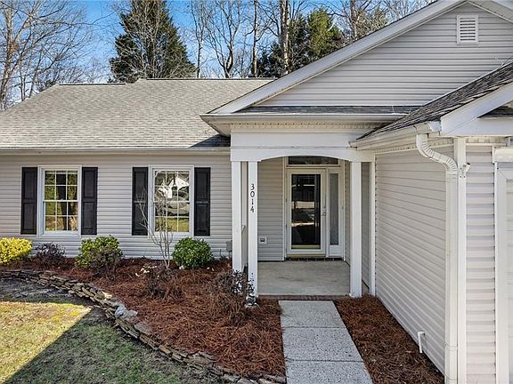 2nd image of 3014 Southhampton Dr