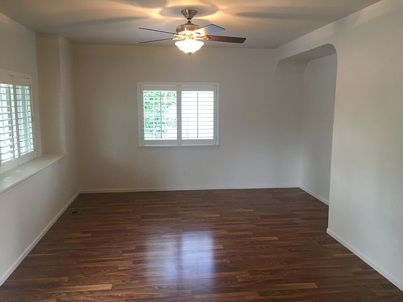 5th image of 809 Scotch Pine Dr