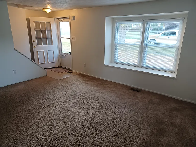 1901 Kirkby Dr — Photo 3