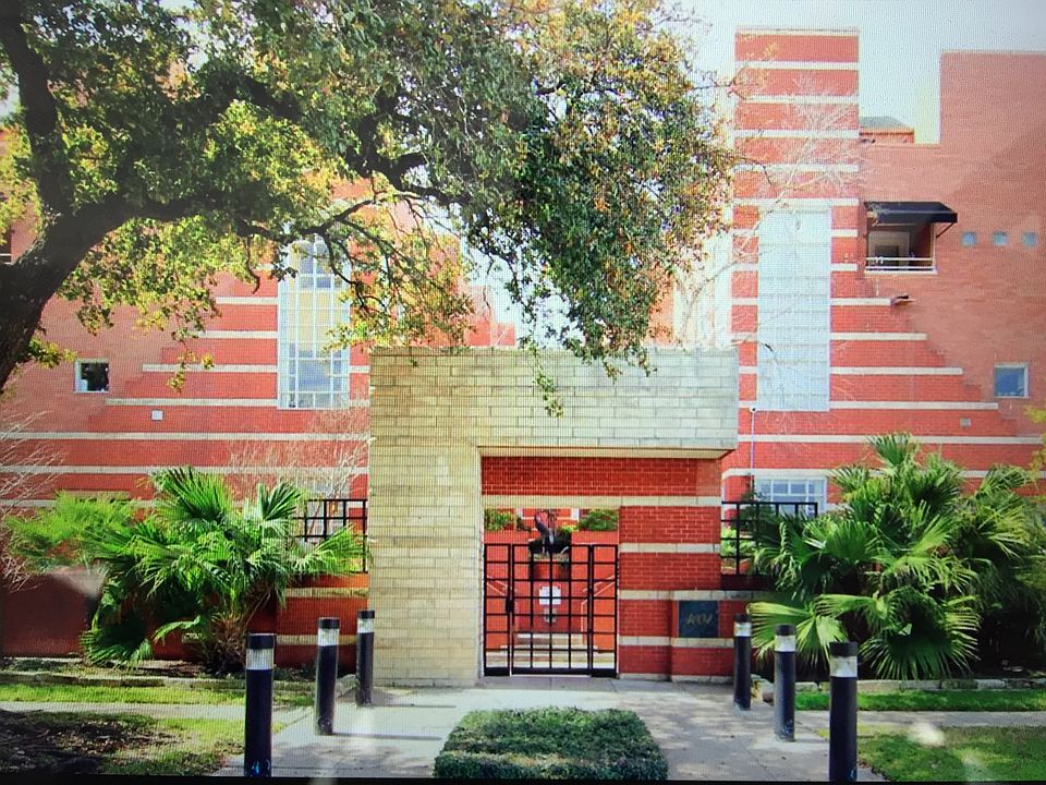 1st image of 4004 Montrose Blvd APT 11C