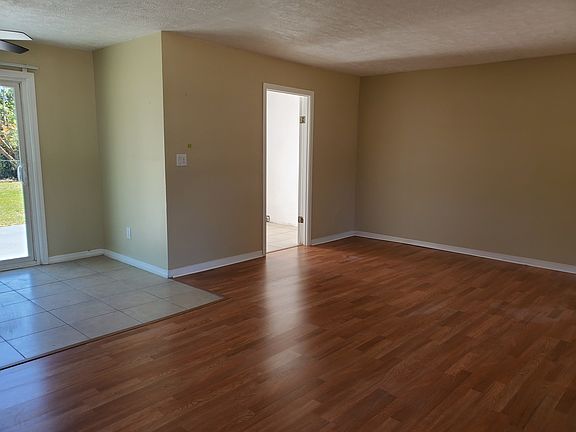 3rd image of 3207 Bon Air Dr