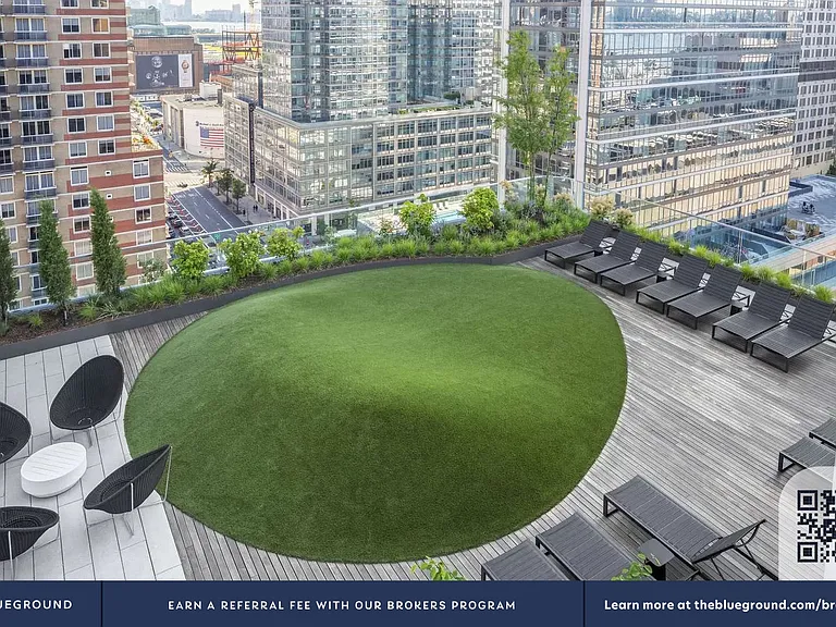 572 11th Ave #8T — Photo 14